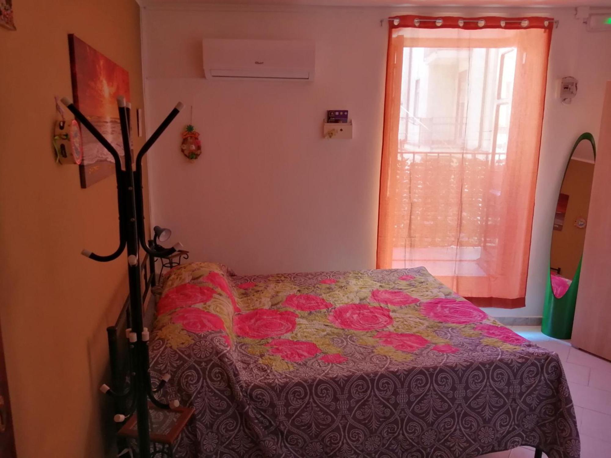Room Holiday "Al Centro Storico" Palermo Kültér fotó