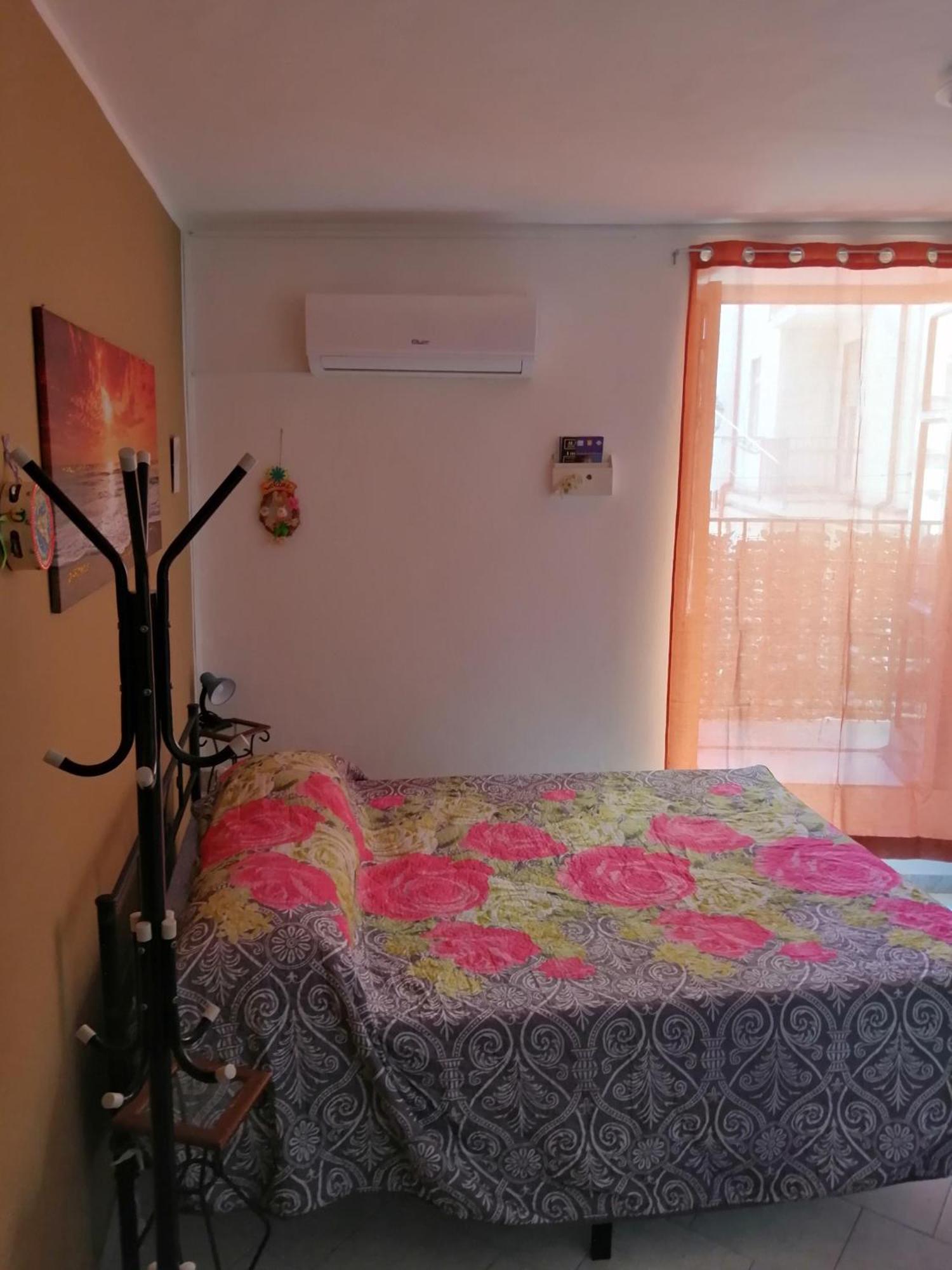 Room Holiday "Al Centro Storico" Palermo Kültér fotó
