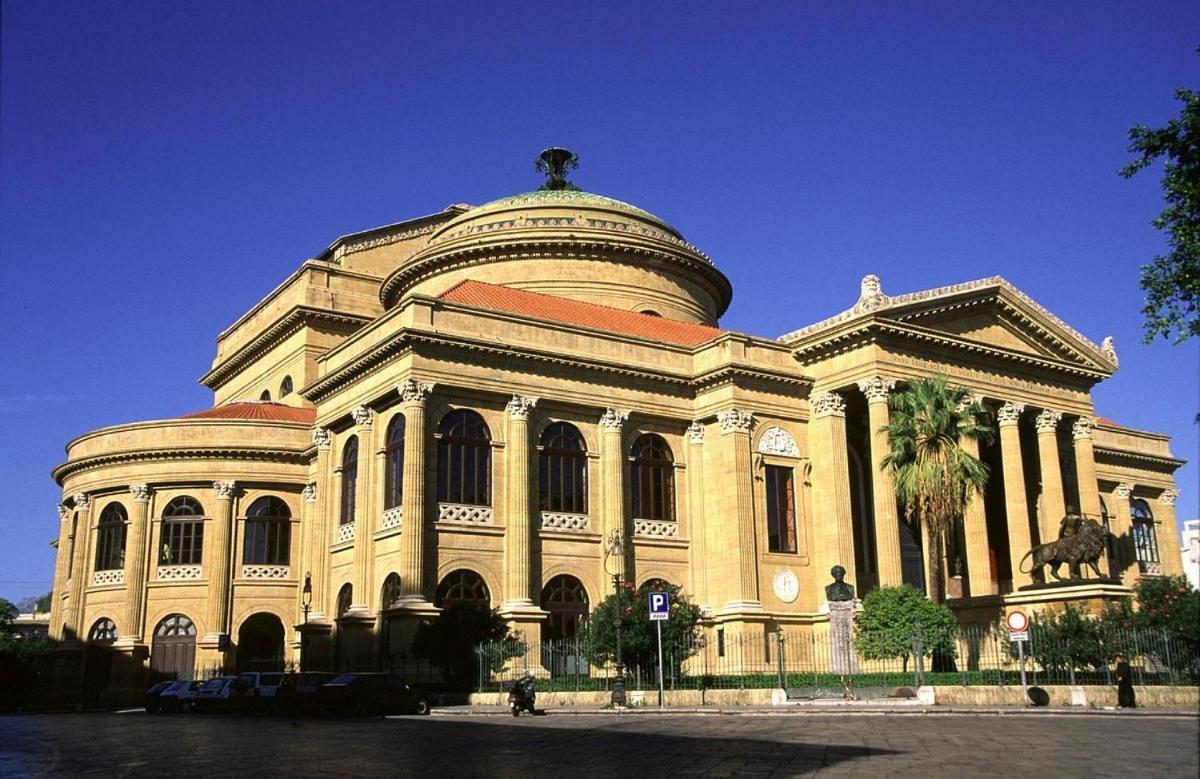 Room Holiday "Al Centro Storico" Palermo Kültér fotó